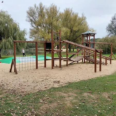 Rumah Senang Wellness Met Hottub En Tuin Dom wakacyjny Ewijk