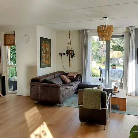 Rumah Senang Wellness Met Hottub En Tuin בית נופש *