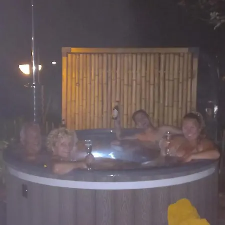 Rumah Senang Wellness Met Hottub En Tuin Holiday home