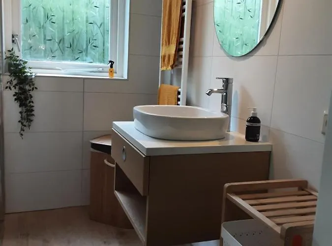 Rumah Senang Wellness Met Hottub En Tuin Сasa de vacaciones