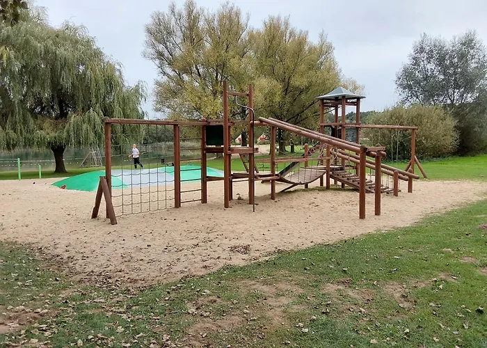 Rumah Senang Wellness Met Hottub En Tuin Сasa de vacaciones Ewijk