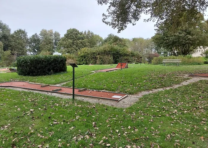 Rumah Senang Wellness Met Hottub En Tuin Сasa de vacaciones Ewijk