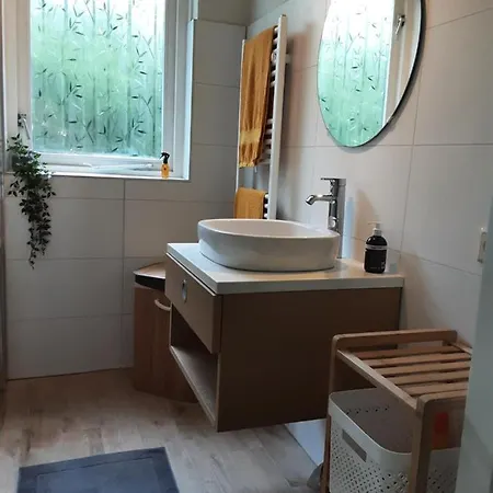 Rumah Senang Wellness Met Hottub En Tuin بيت للعطل