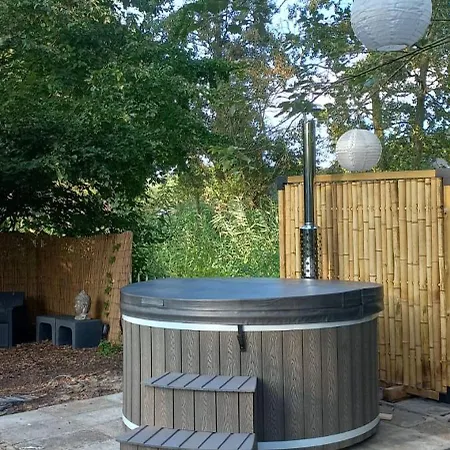 Rumah Senang Wellness Met Hottub En Tuin *